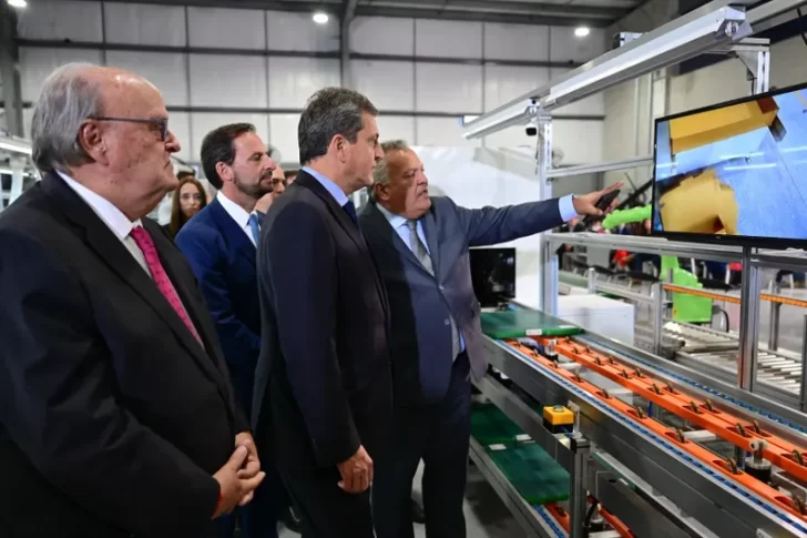 Massa inauguró la primera fábrica inteligente de Latinoamérica