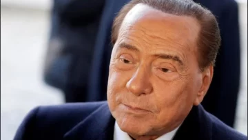 Después de doce días, Silvio Berlusconi dejó la terapia intensiva y se recupera “favorablemente”