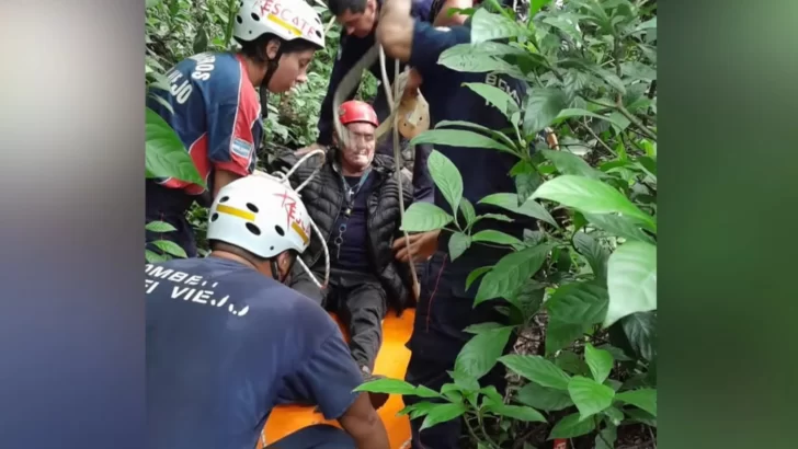 Bomberos de Tafí Viejo rescataron este viernes a un hombre en la Sendas de la Cumbre del Taficillo