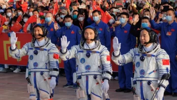 Video: así fue el lanzamiento al espacio del cohete chino con tres astronautas a bordo