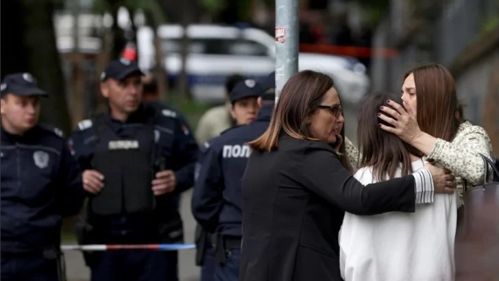 Masacre en una escuela de Serbia: un adolescente de 14 años mató a balazos a ocho alumnos y a un guardia