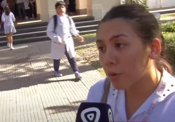 Alumnas de la Escuela Sarmiento piden recuperar el edificio de la ex Legislatura