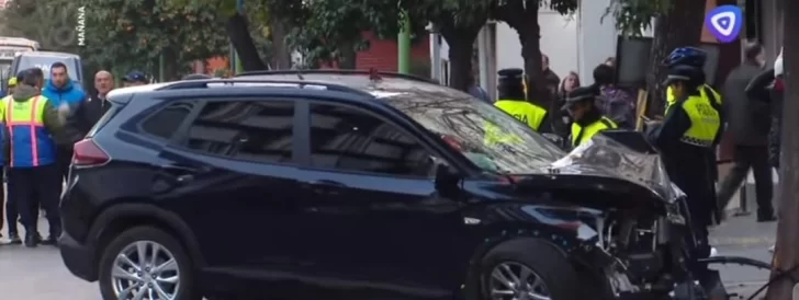 Falleció un juez luego de perder el control de su auto y chocar contra un árbol