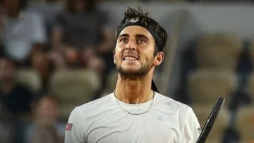 Tenis: el argentino que sorprende en Roland Garros y ya se metió en cuartos de final