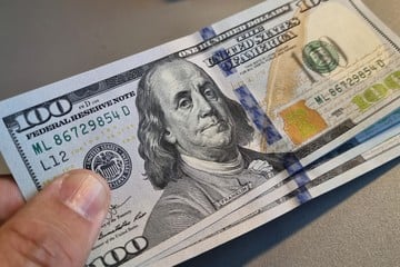 El dólar blue retrocede a $545 y la brecha cambiaria se mantiene en 100,6%