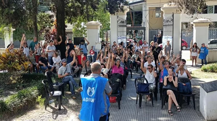 ADIUNT inició un paro de 24 horas