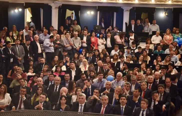 Tucumán: juraron 49 legisladores, con cinco licencias, dos renuncias y dos que podrían marcharse