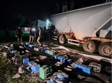 Gendarmería encontró casi media tonelada de cocaína en un camión tolva