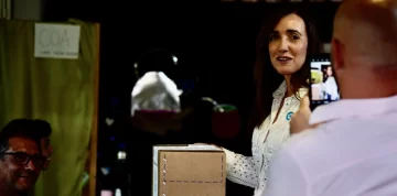 La candidata Victoria Villarruel emitió su voto