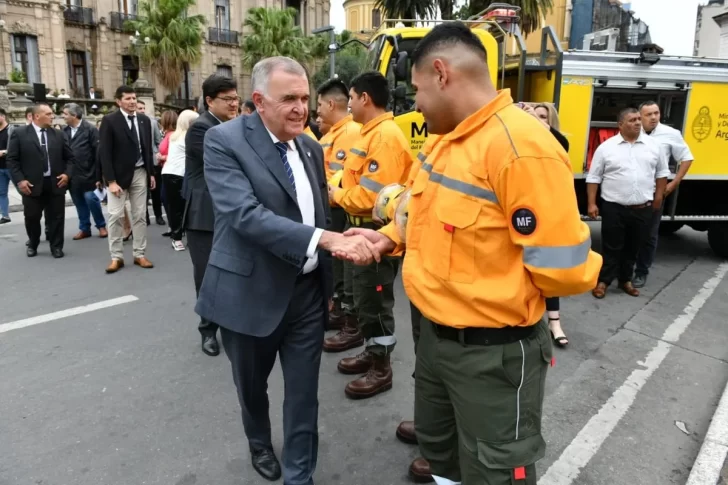 Jaldo encabezó el acto por el Día Nacional de la Defensa Civil