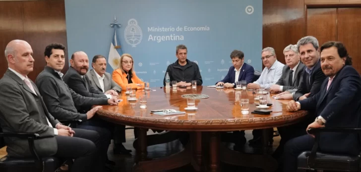 Sergio Massa se reunió con gobernadores para avanzar sobre el pago de sueldos y aguinaldos