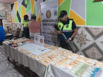 Aprehenden a una mujer por narcomenudeo y secuestran “ravioles” de cocaína