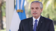 Derogaron el decreto que había firmado Alberto Fernández para que el Estado cubriera los costos de su custodia fuera del país
