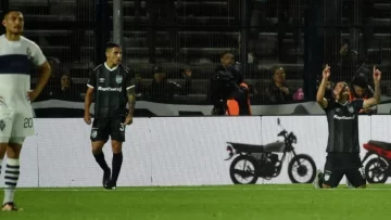 Atlético Tucumán derrotó a Gimnasia en La Plata y sueña con entrar a una copa internacional