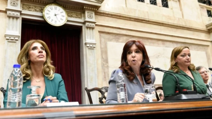 Con presencia de Massa y Milei, la Asamblea Legislativa proclamó las fórmulas para el balotaje