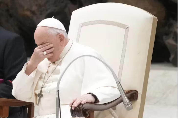 El Papa Francisco mantuvo un encuentro con rabinos y no pudo leer su discurso: “No estoy bien de salud”