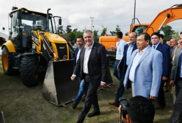 El gobernador Osvaldo Jaldo lanzó un programa de recuperación de la red de caminos del interior