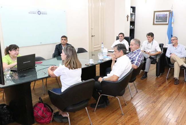 Medina Ruiz: “El norte de la Argentina tiene una gran presión epidemiológica”