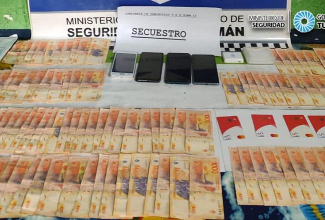 Secuestraron $100.000, celulares, tarjetas de créditos y otros elementos