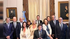 Javier Milei realizó la primera reunión de gabinete junto a sus ministros