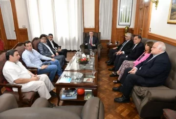 El gobernador Osvaldo Jaldo realizó la primera reunión de gabinete del 2024