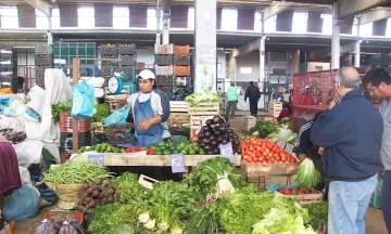 Caen las ventas de frutas y verduras en el Mercofrut