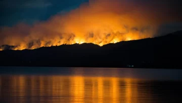 Los Alerces: el incendio ya consumió 2.500 hectáreas