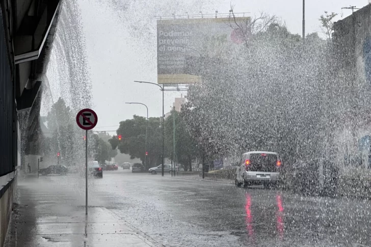 Inundaciones en Buenos Aires: cortes de luz y subte interrumpido