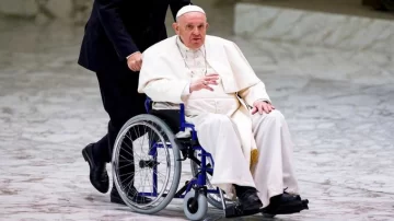 El papa Francisco fue hospitalizado en Roma