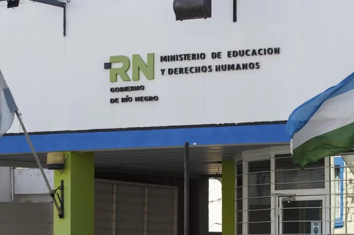 Otro conflicto del gobierno de Milei con las provincias: Río Negro denuncia que dejó de recibir el incentivo docente