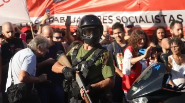 Ley ómnibus: se producen nuevos incidentes entre la policía y los manifestantes