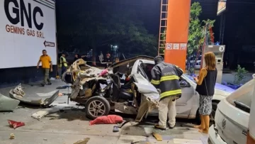 Video: estalló un auto con cocaína mientras cargaba GNC