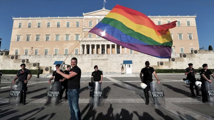 Grecia legaliza el matrimonio entre personas del mismo sexo