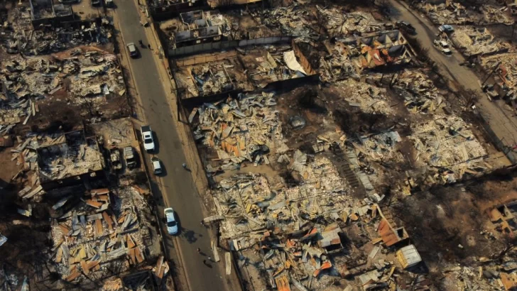 Chile: decretaron toque de queda en Valparaíso y Viña del Mar por incendios forestales