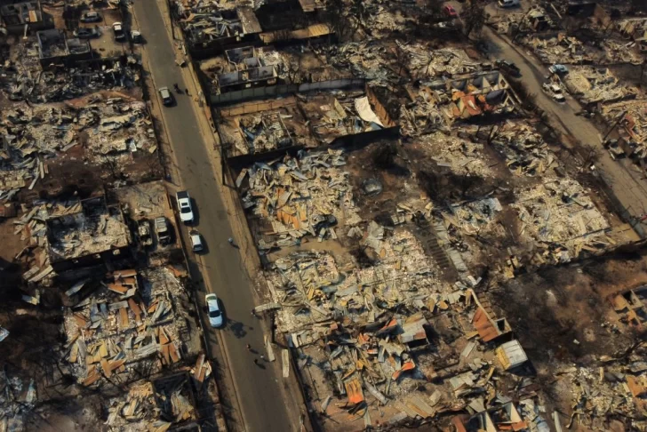 Chile: decretaron toque de queda en Valparaíso y Viña del Mar por incendios forestales