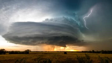 Una impresionante tormenta supercelda avanza en la provincia de Buenos Aires