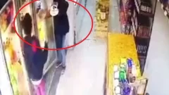 Una mujer fue sorprendida mientras robaba una horma de queso valuada en $30.000