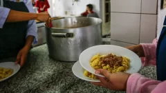 El Gobierno denunció que casi el 50% de los comedores que recibían apoyo del Estado no existen