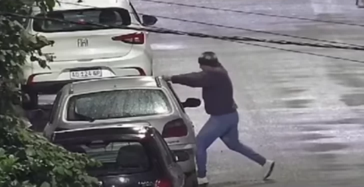 Detuvieron a un sujeto que intentaba abrir las puertas de los autos para robar