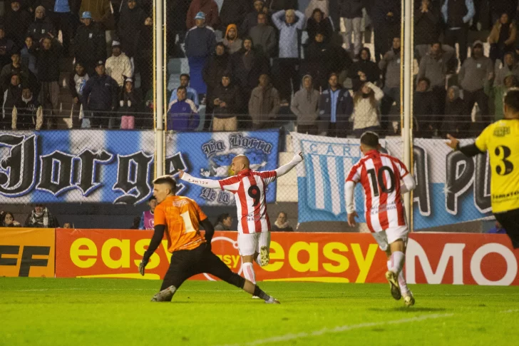 Con gol de Arias, San Martín derrotó a Racing de Córdoba