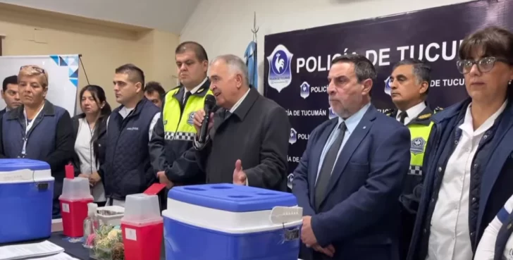 Osvaldo Jaldo y el Ministro de Salud presentes en el inicio de la vacunación contra el Dengue a las fuerzas de seguridad