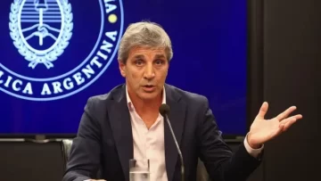 Luis Caputo: “La gente tendrá que vender dólares para pagar impuestos”