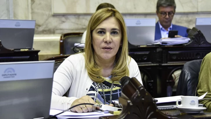 Beatriz Ávila se manifestó en contra del nuevo aumento en las dietas de los senadores