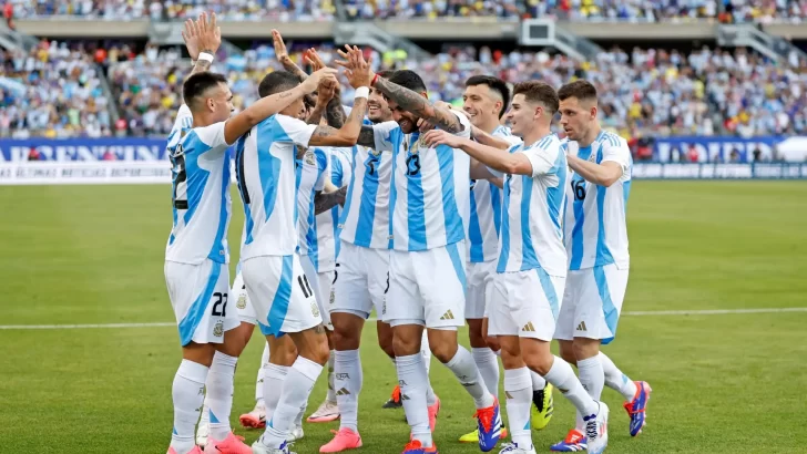 Con un gol de Di María, Argentina se impuso ante Ecuador en el primer amistoso
