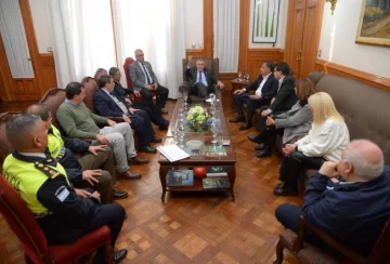 Reunión entre el gobernador Jaldo y su Gabinete para ultimar detalles sobre los actos protocolares