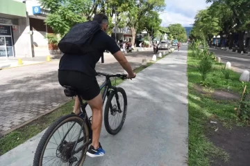 La Municipalidad evalúa colocar bicisendas en la avenida Mate de Luna