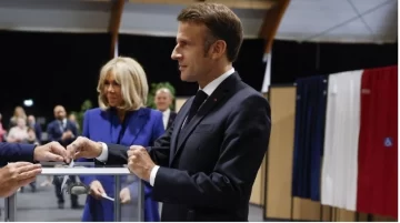 macron.jpg_697158932-728x407