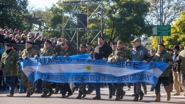 Petri celebró el regreso del desfile militar para el Día de la Independencia