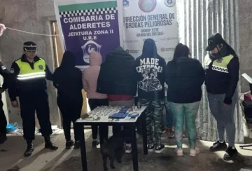 Detuvieron a una mujer por narcomenudeo y a otras cuatro por agredir a policías