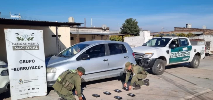 Intentó pasar un control de Gendarmería con 8 kilos de cocaína ocultos en su vehículo